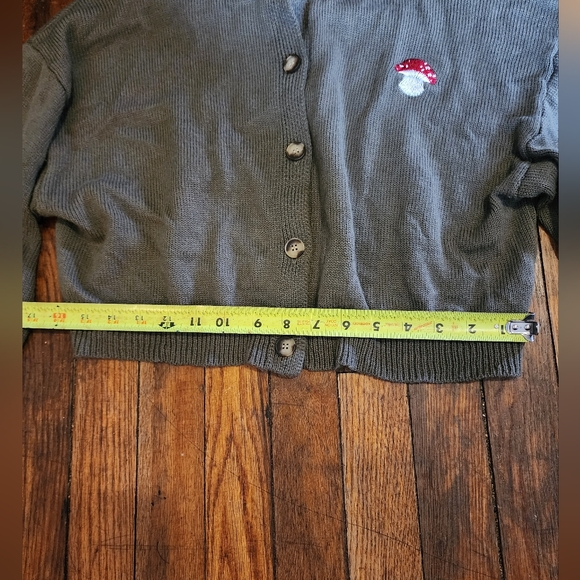 Green Cardigan with Mushroom Embroidery - Picture 8 of 8